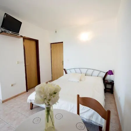 Apartment In With Sea View, Balcony, Klimaanlage, Wlan 132-1