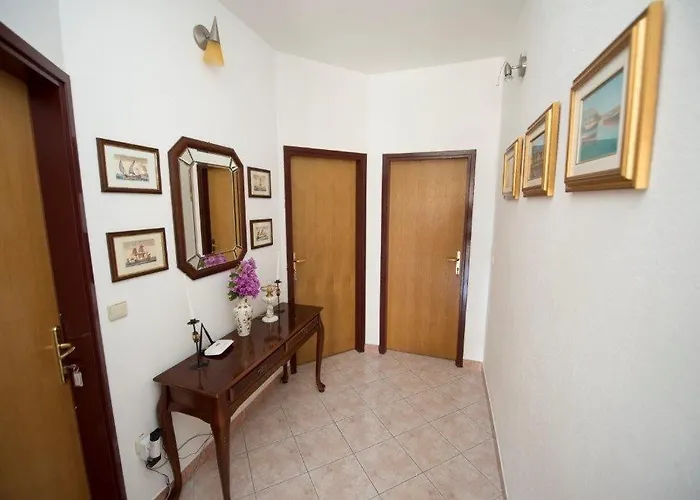 In With Sea View, Balcony, Klimaanlage, Wlan 132-1 Appartamento Duće